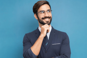 salarié qui réfléchit à son bilan de compétences