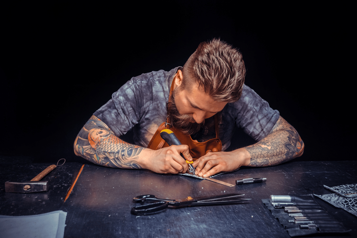 Devenir sellier-garnisseur reconversion