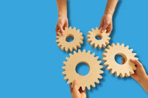 des engrenages s'emboitant pour montrer l'évolution professionnelle