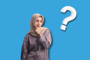 une femme qui se questionne sur sa potentielle reconversion professionnelle à Saint-Lô